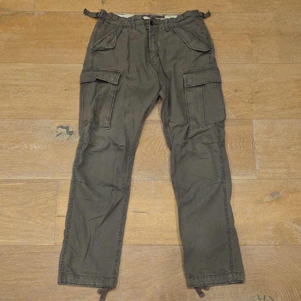 H&M Men's Olive Cargo Pants with Multiple Pockets Size 31 Regular Fit